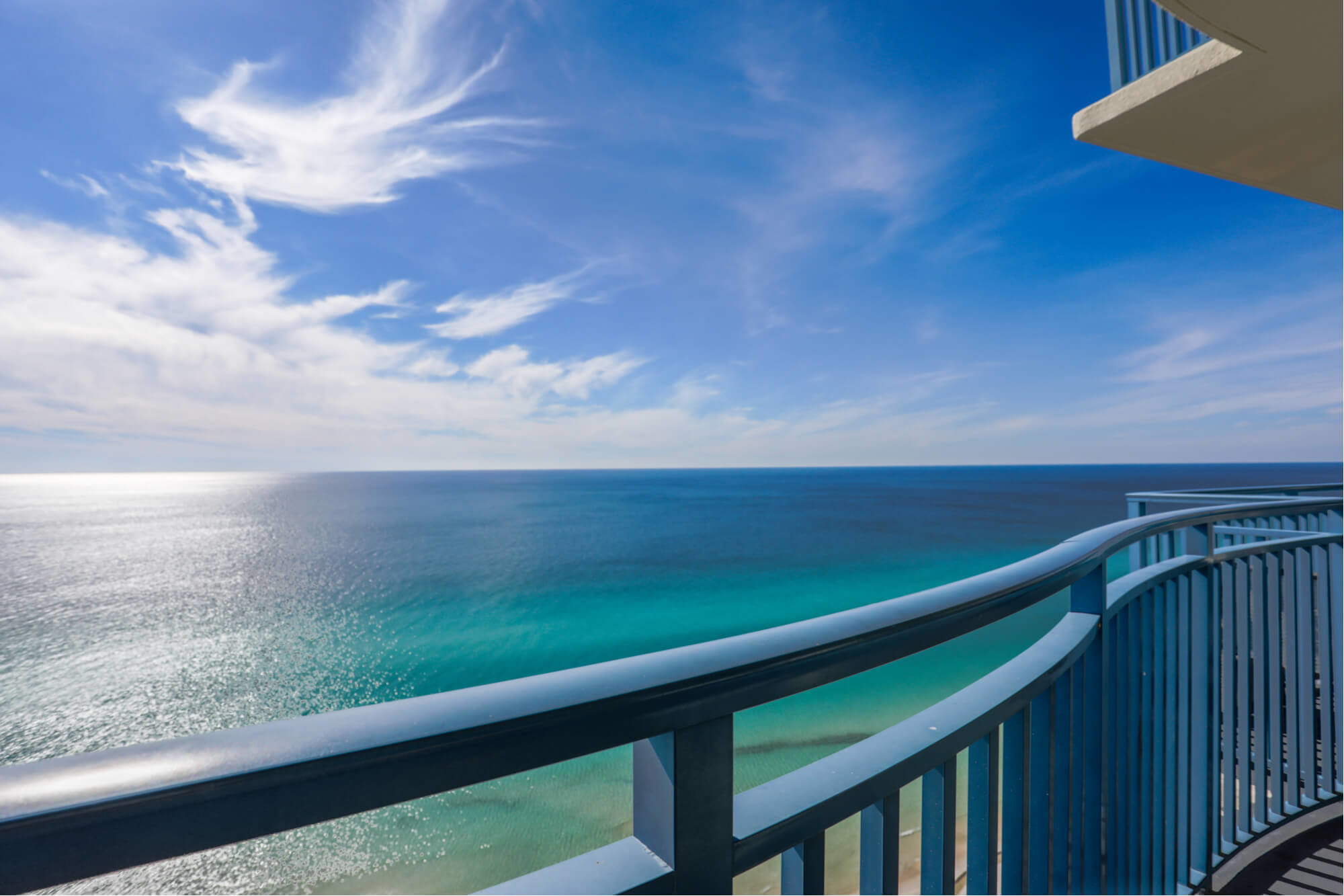 Gulf Shores condos overlooking white sand beaches and gulf of mexico